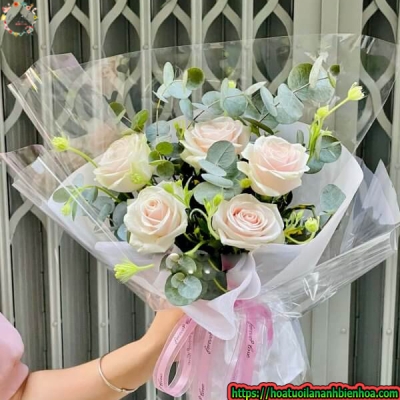 Bó Hoa Hẹn Hò Hồng Dâu Nhẹ Nhàng Tinh Tế